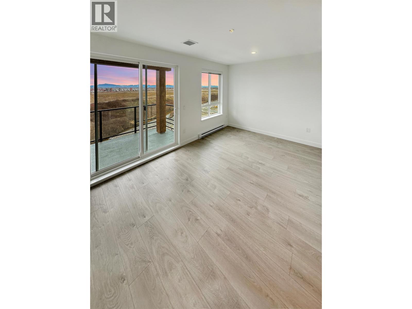 403 2499 Rabbit Drive, Delta, British Columbia  V4M 0G4 - Photo 4 - R3109212