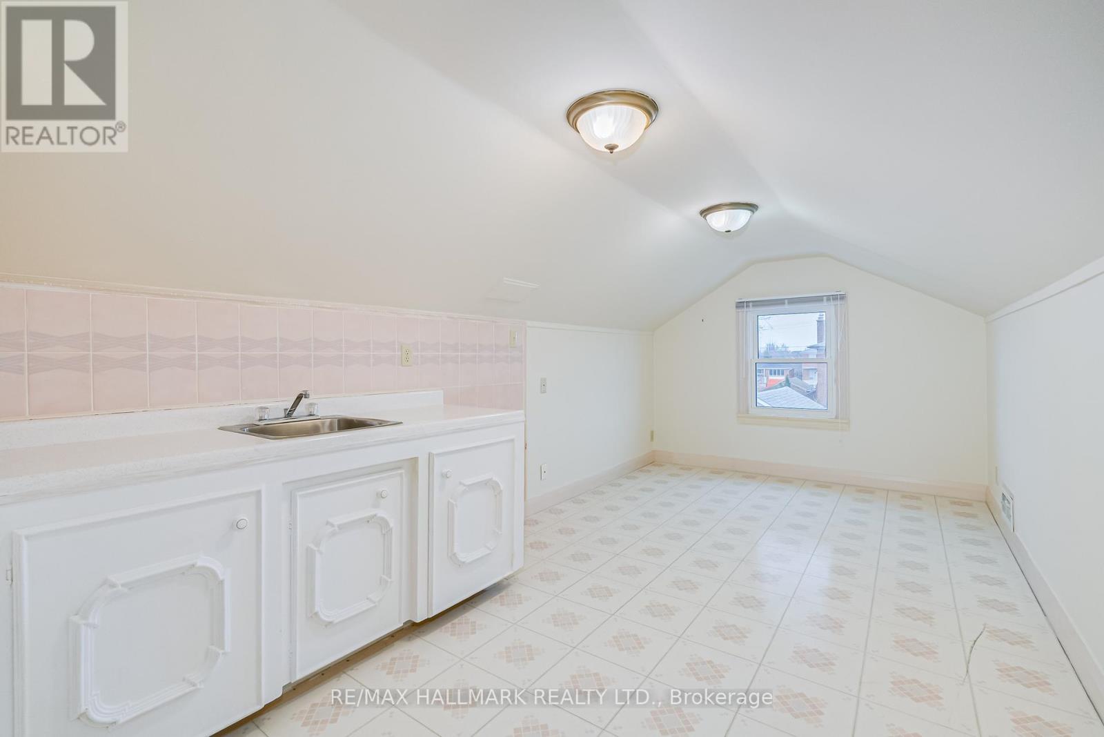 945 Glencairn Avenue, Toronto, Ontario  M6B 2A6 - Photo 19 - W12969560