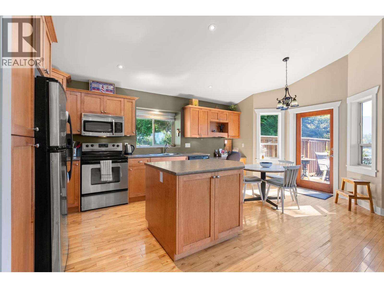 4371 Francis Peninsula Road, Madeira Park, British Columbia  V0N 2H1 - Photo 14 - R3109193