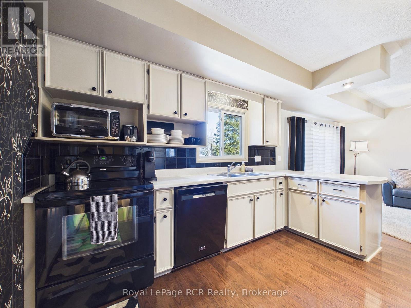 330 Glenn Road, North Huron, Ontario N0G 2W0 - Photo 12 - X12977874