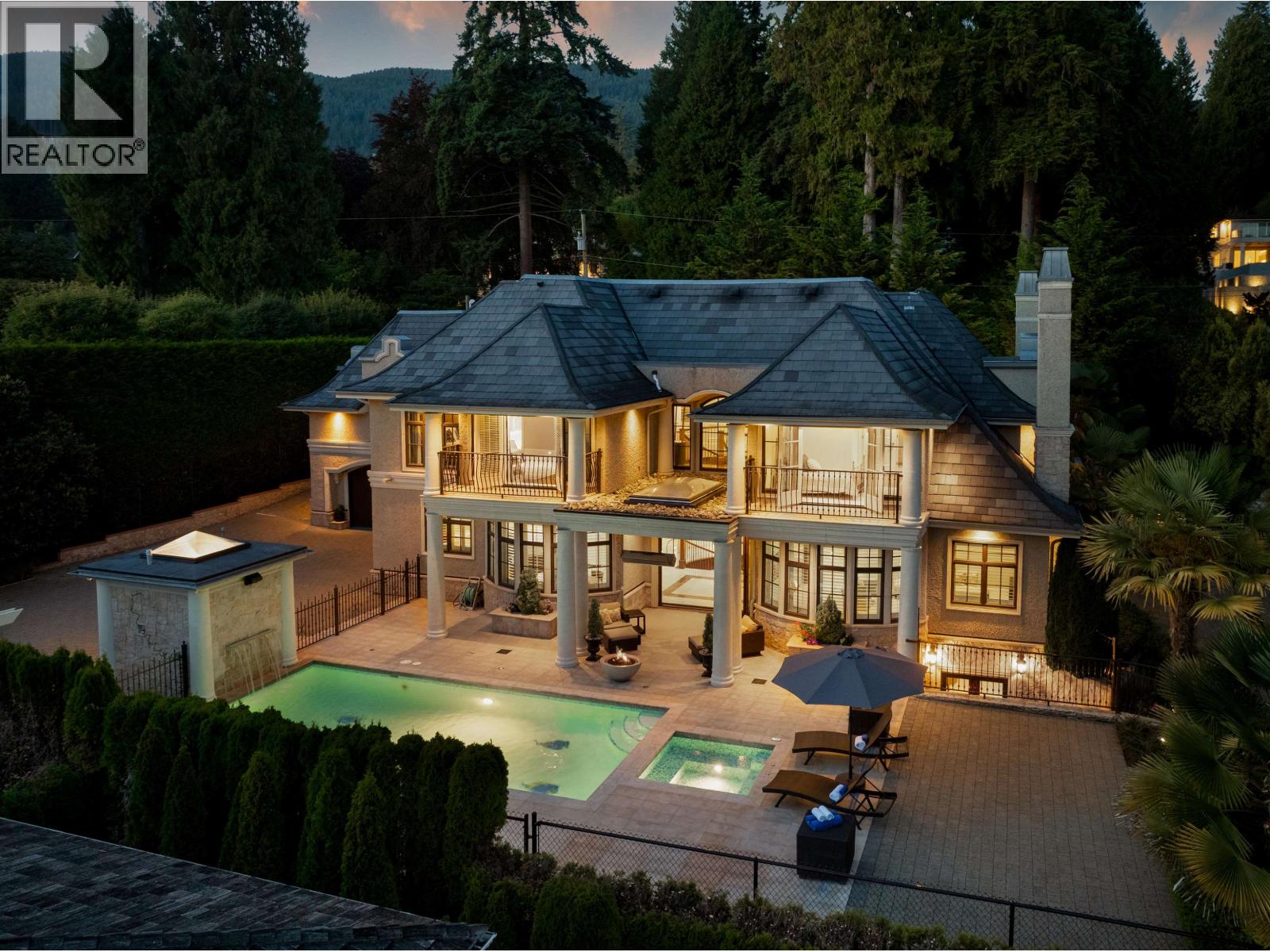 2912 MATHERS AVENUE, West Vancouver, British Columbia