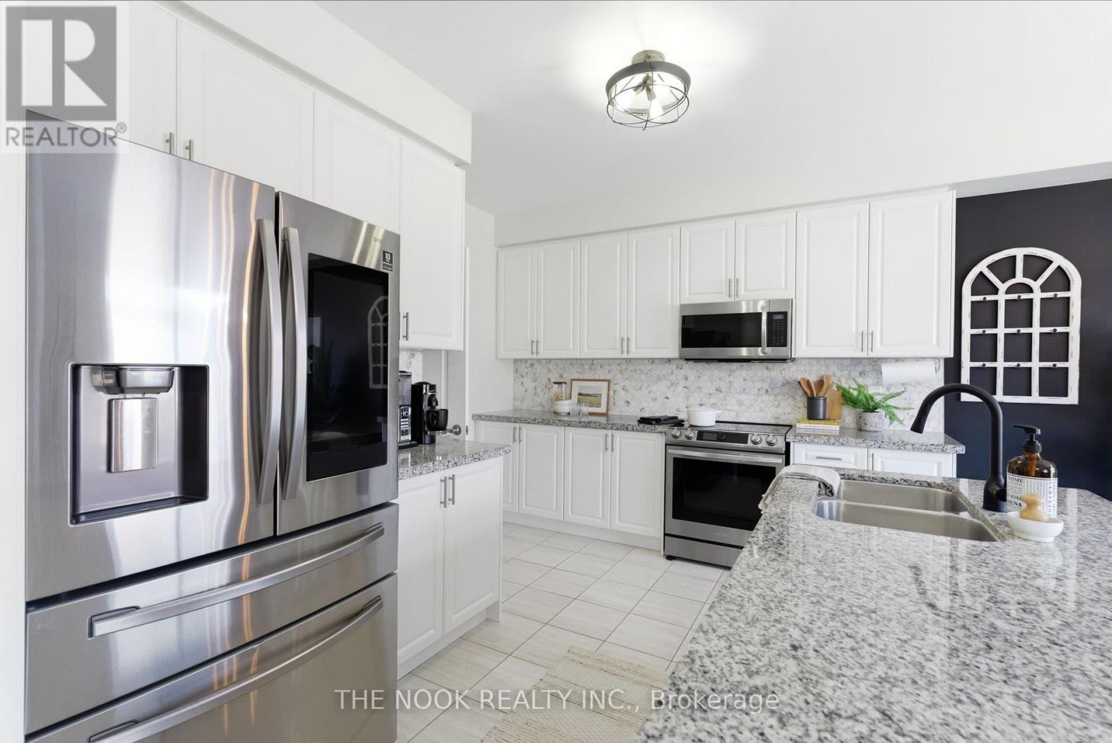 28 Fernridge Heights, Cavan Monaghan, Ontario  L0A 1G0 - Photo 17 - X12977814