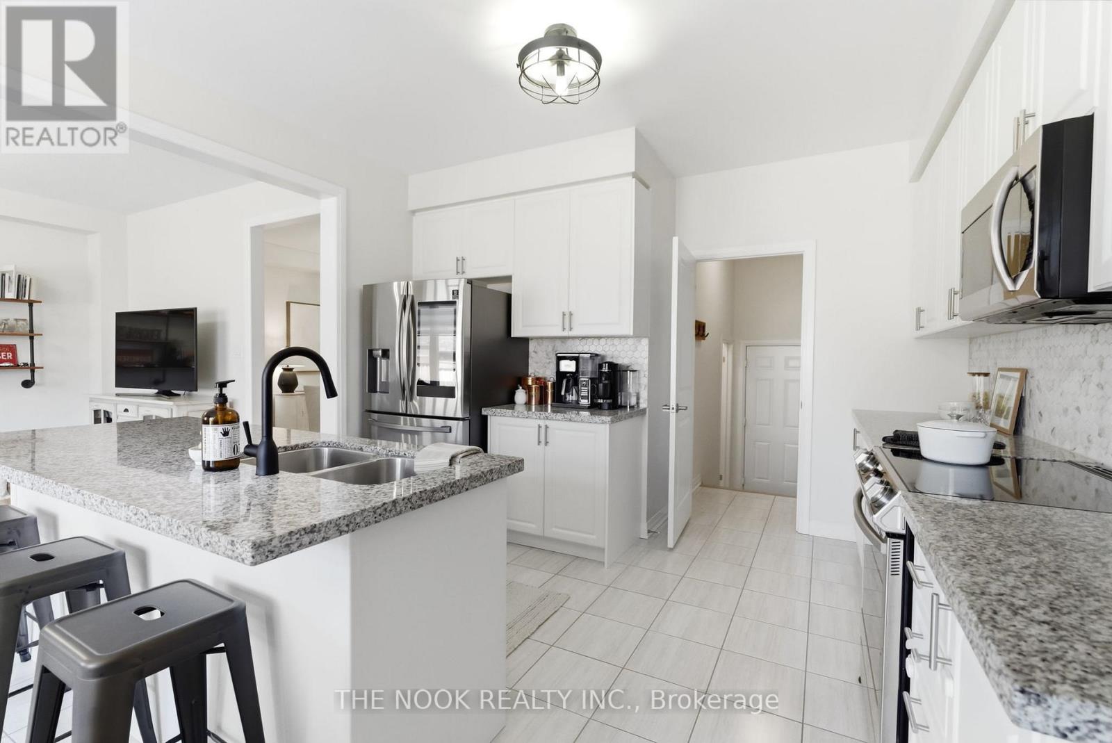 28 Fernridge Heights, Cavan Monaghan, Ontario  L0A 1G0 - Photo 20 - X12977814