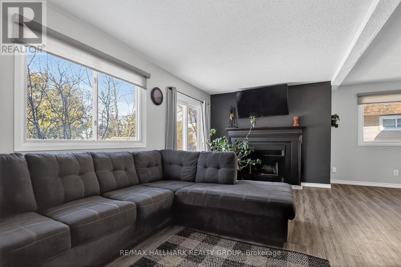 37 Priam Way, Ottawa, Ontario  K2H 8S7 - Photo 9 - X12977830