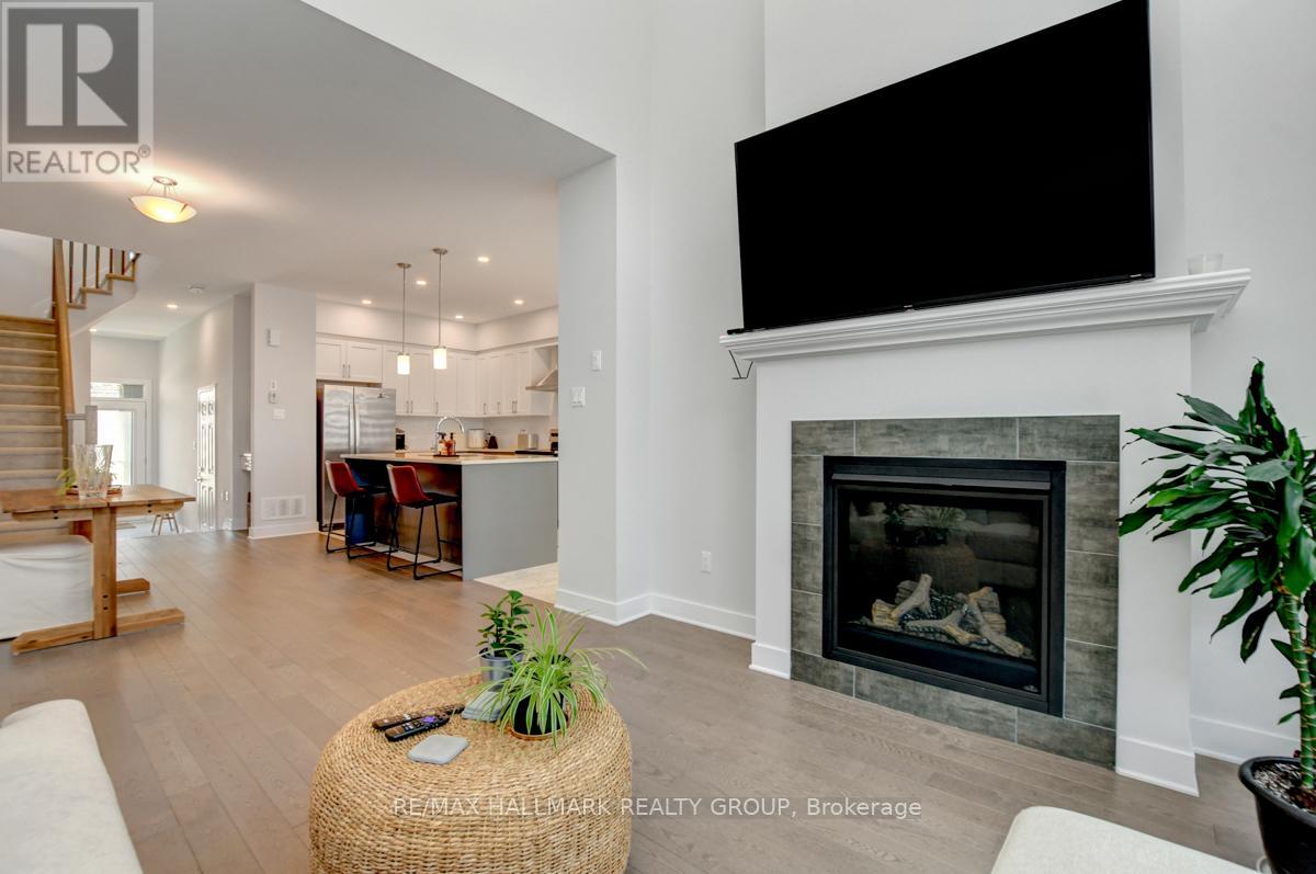 927 Omagaki Way, Ottawa, Ontario  K1X 0J2 - Photo 10 - X12977868