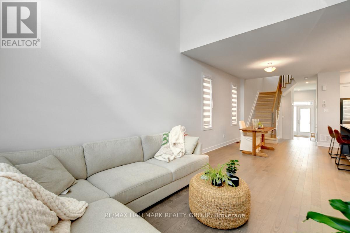 927 Omagaki Way, Ottawa, Ontario  K1X 0J2 - Photo 13 - X12977868