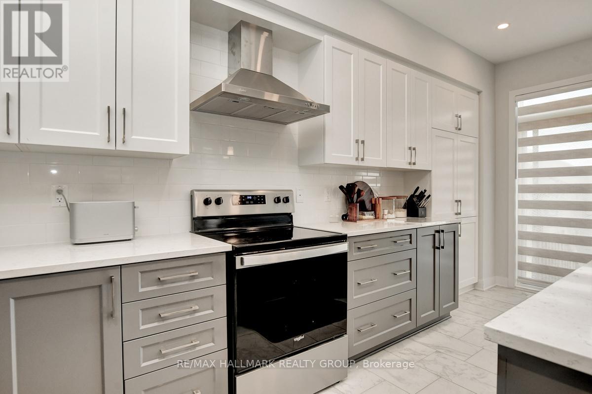 927 Omagaki Way, Ottawa, Ontario  K1X 0J2 - Photo 5 - X12977868