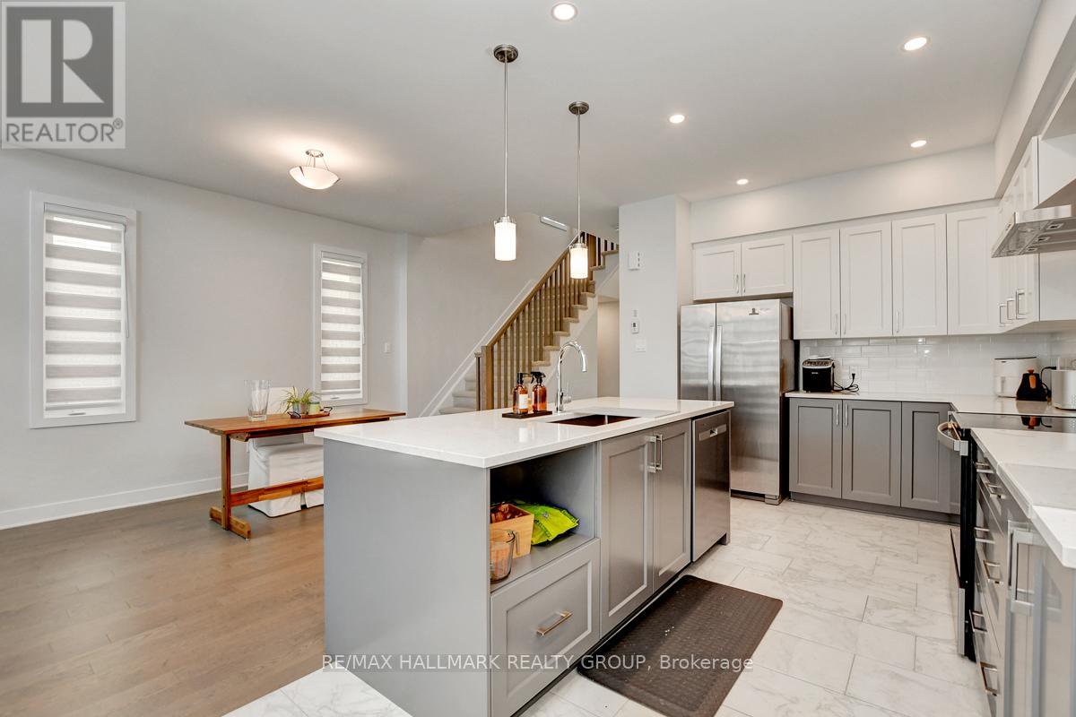 927 Omagaki Way, Ottawa, Ontario  K1X 0J2 - Photo 6 - X12977868