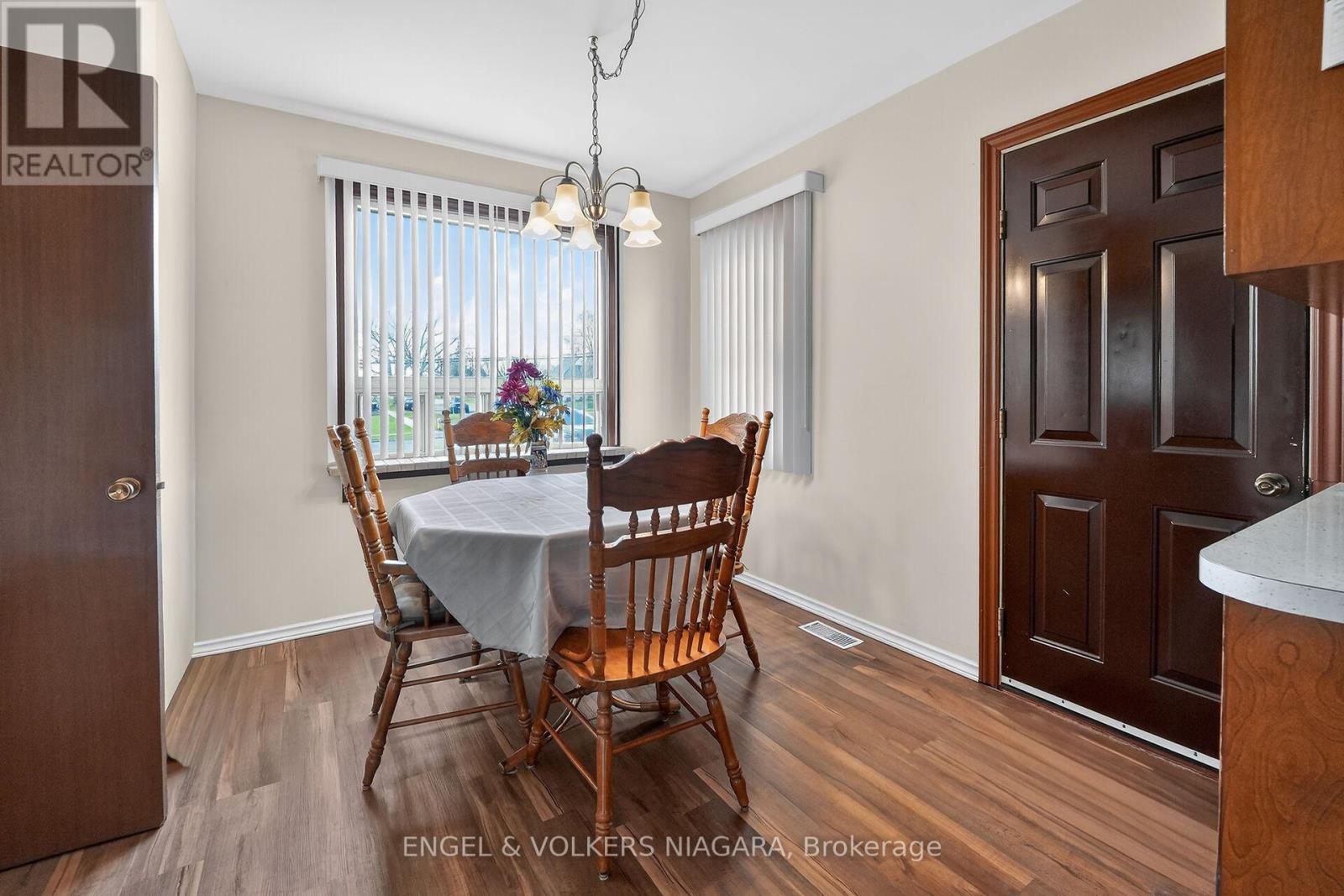 260 St. Paul Street W, St. Catharines (Ridley), Ontario  L2S 2E7 - Photo 12 - X12977760