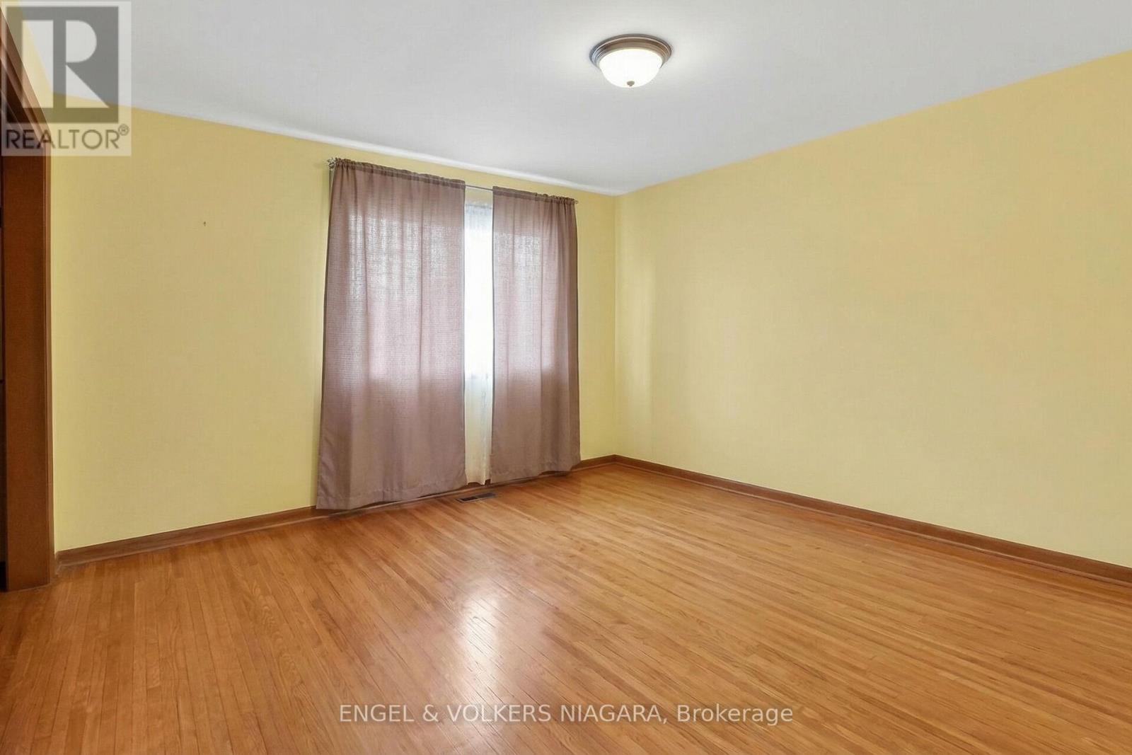 260 St. Paul Street W, St. Catharines (Ridley), Ontario  L2S 2E7 - Photo 17 - X12977760