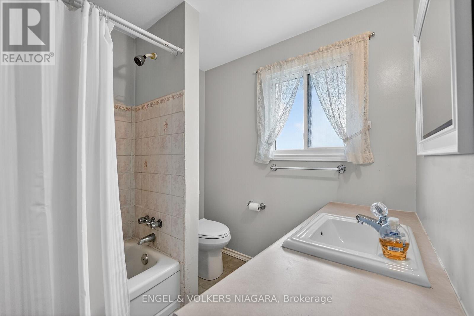 260 St. Paul Street W, St. Catharines (Ridley), Ontario  L2S 2E7 - Photo 24 - X12977760