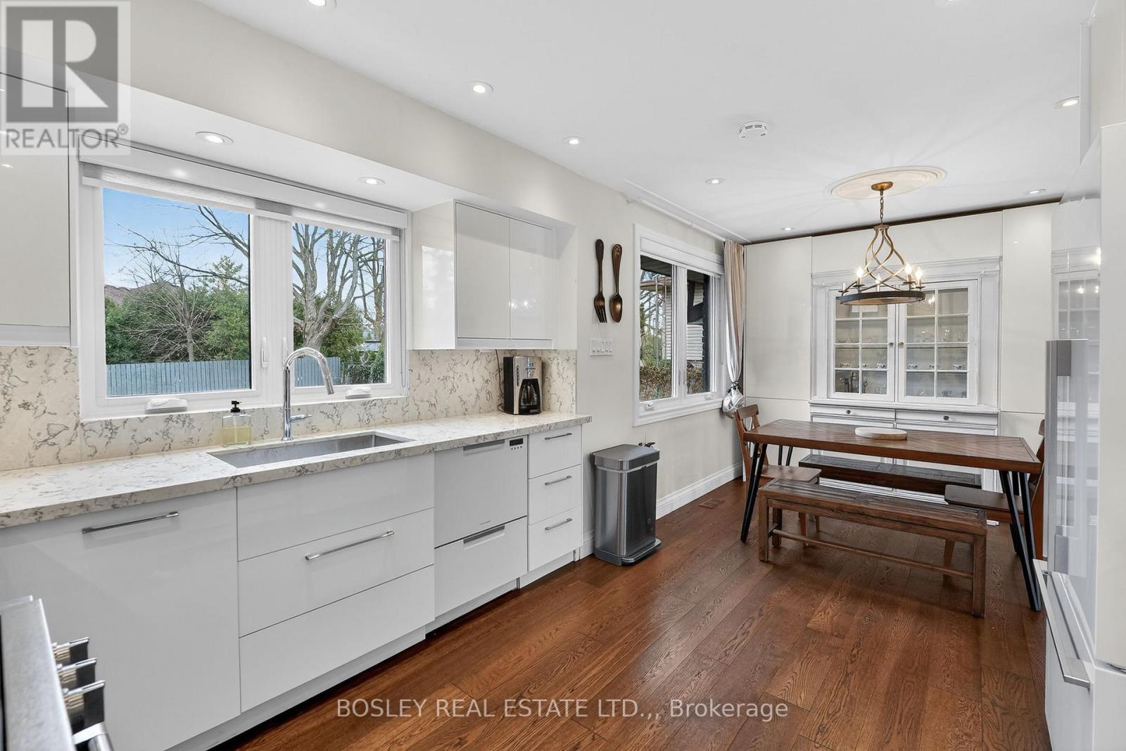 19 Dixie Avenue, Niagara-On-The-Lake, Ontario  L0S 1J0 - Photo 12 - X12977856