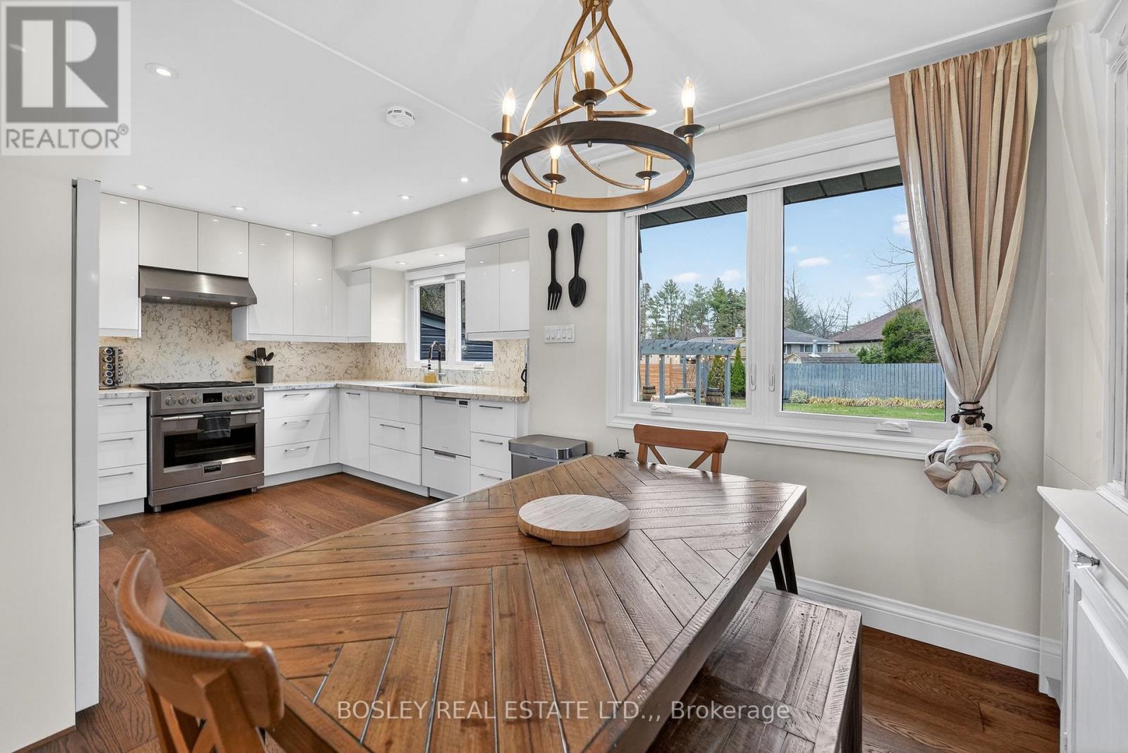 19 Dixie Avenue, Niagara-On-The-Lake, Ontario  L0S 1J0 - Photo 8 - X12977856