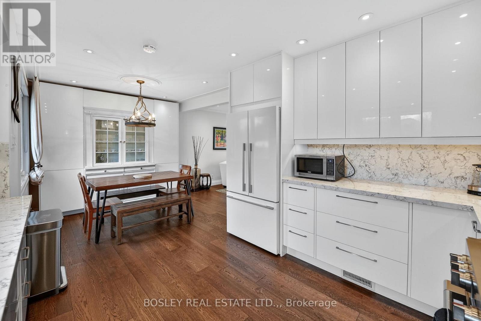 19 Dixie Avenue, Niagara-On-The-Lake, Ontario  L0S 1J0 - Photo 9 - X12977856