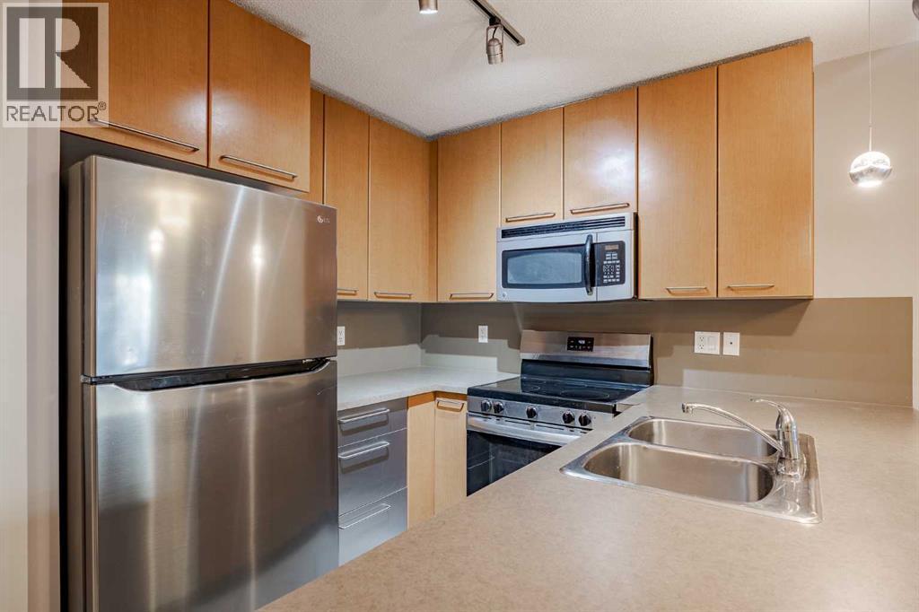 232, 35 Richard Court Sw, Calgary, Alberta  T3E 7N9 - Photo 4 - A2279695