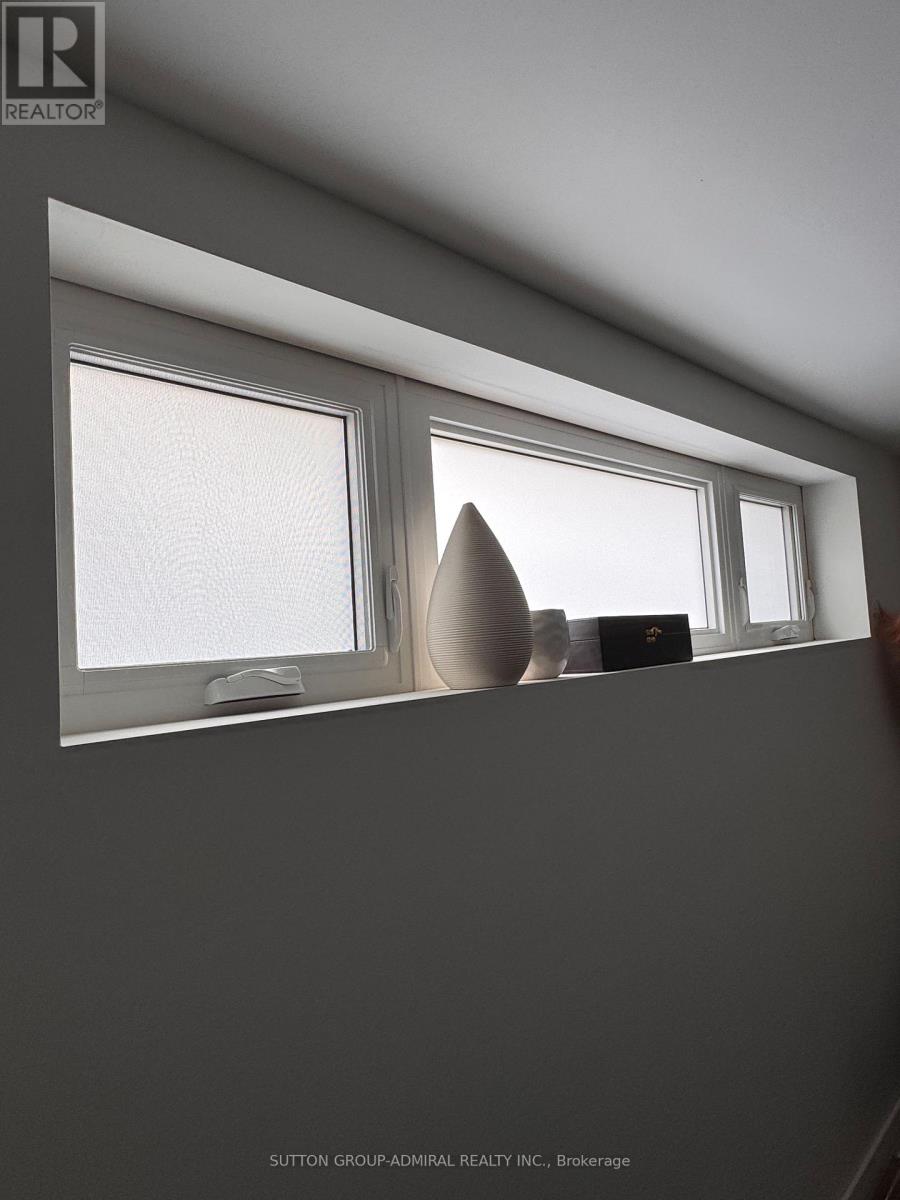 Basementl - 6 Frankfort Avenue, Toronto, Ontario  M6L 2Y2 - Photo 24 - W12936266