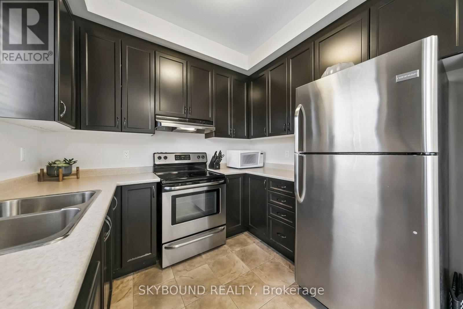 687 Megson Terrace, Milton, Ontario  L9T 8K4 - Photo 13 - W12976482