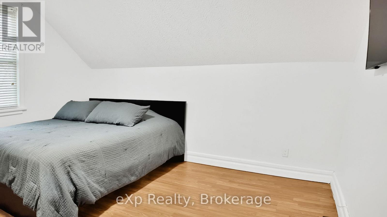 588 12th Avenue, Hanover, Ontario  N4N 2V6 - Photo 26 - X12952302