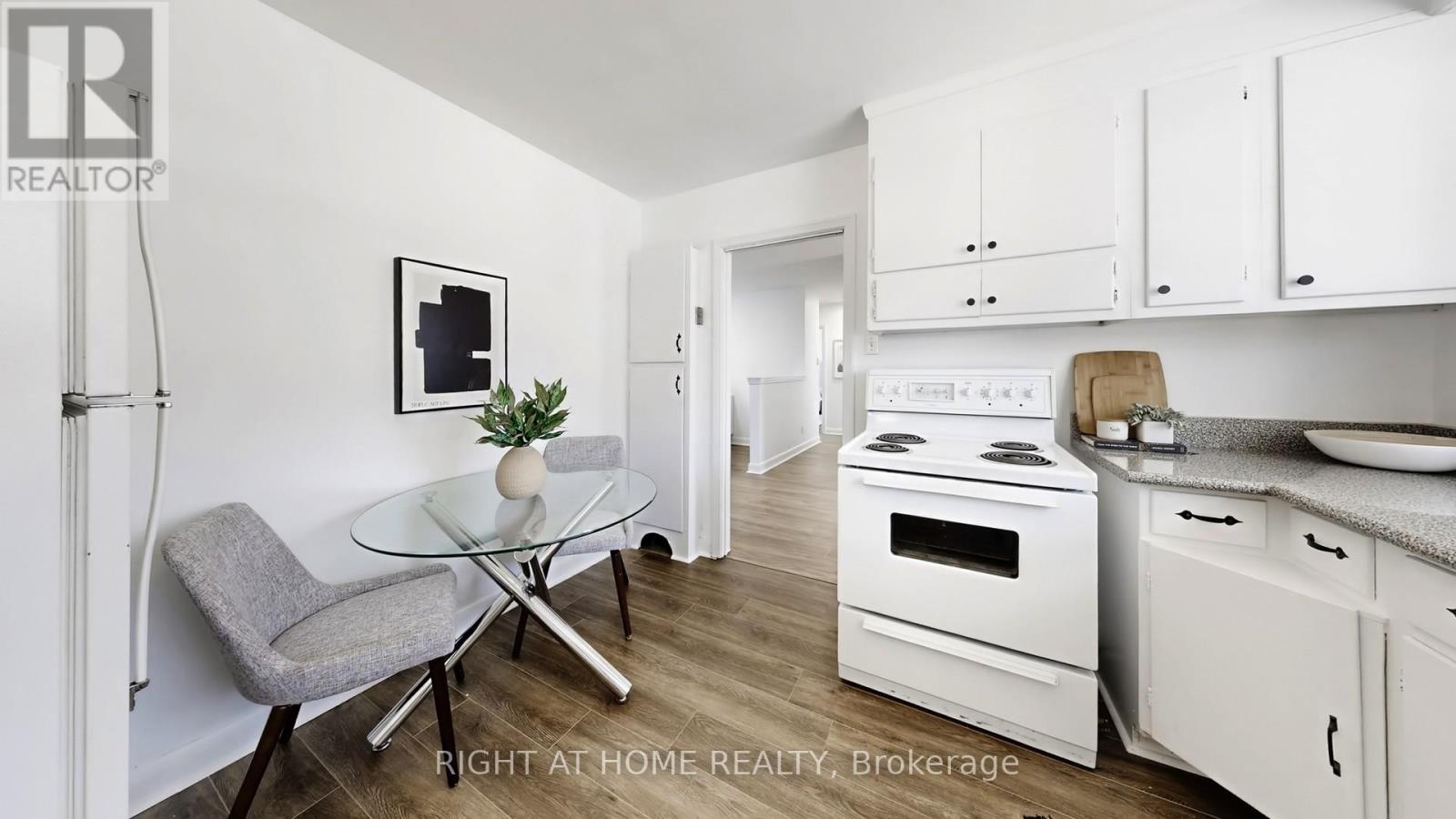 33 Sanderling Place, Toronto, Ontario  M3C 2J2 - Photo 15 - C12977884