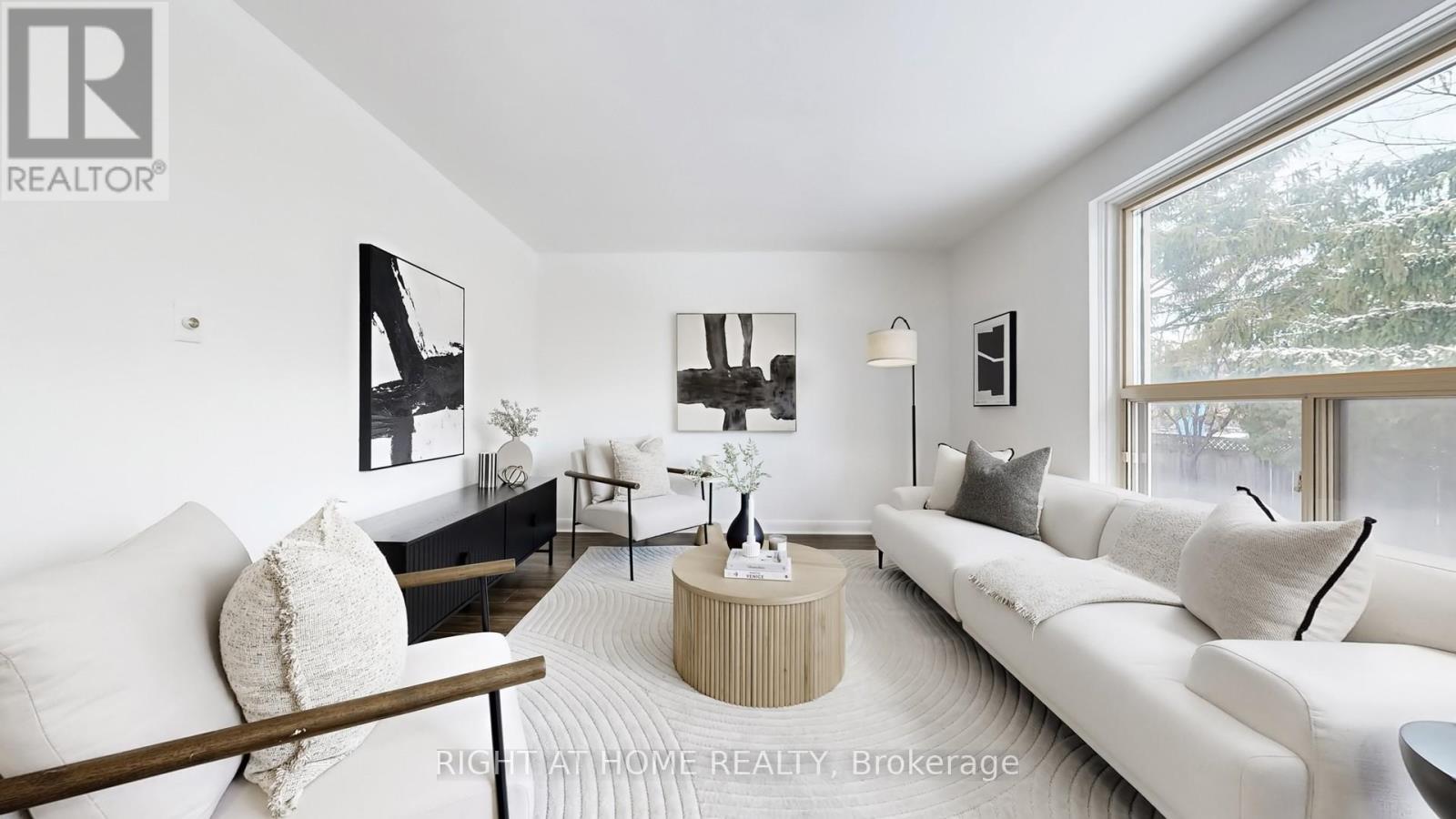 33 Sanderling Place, Toronto, Ontario  M3C 2J2 - Photo 4 - C12977884