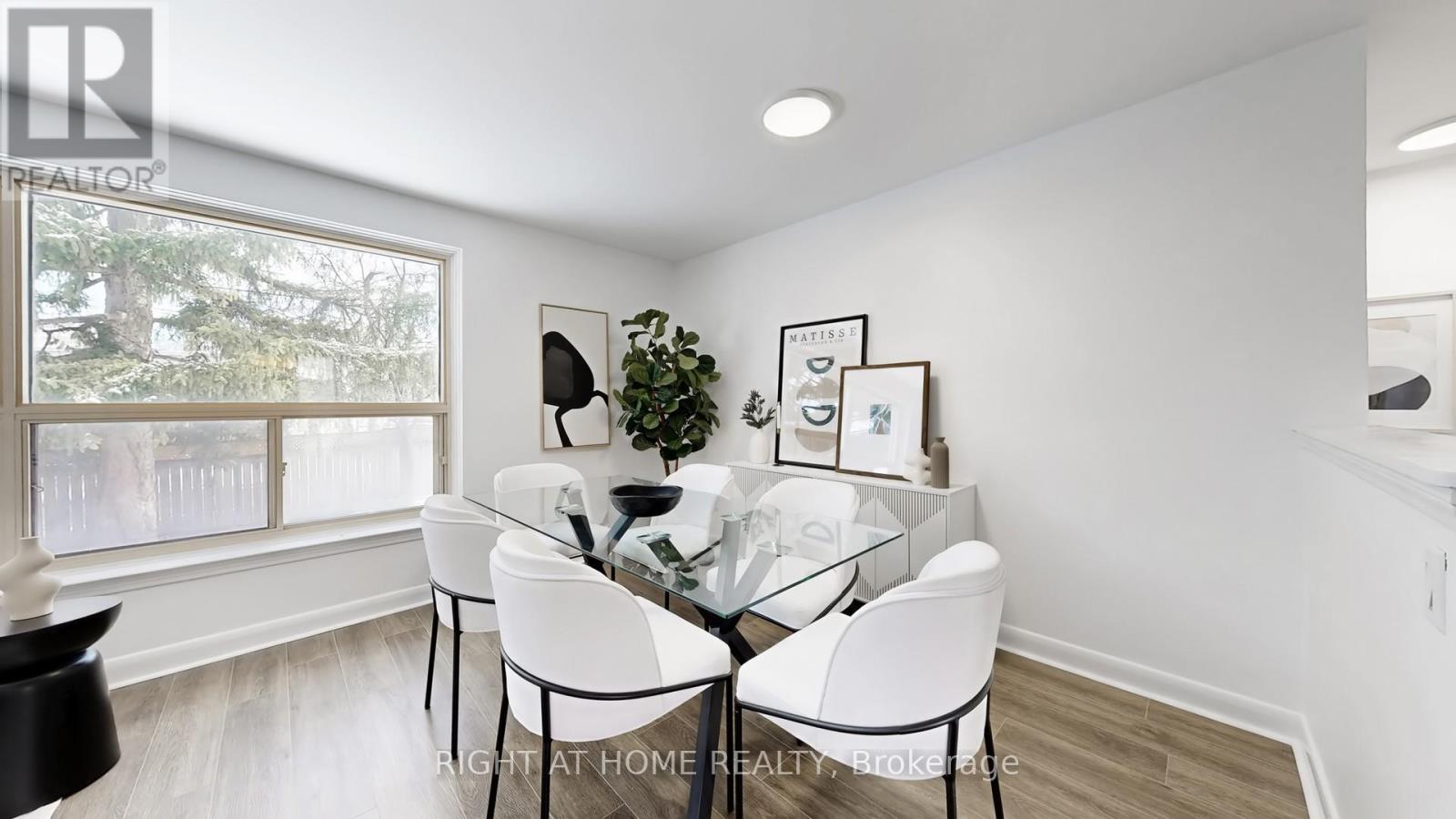 33 Sanderling Place, Toronto, Ontario  M3C 2J2 - Photo 8 - C12977884