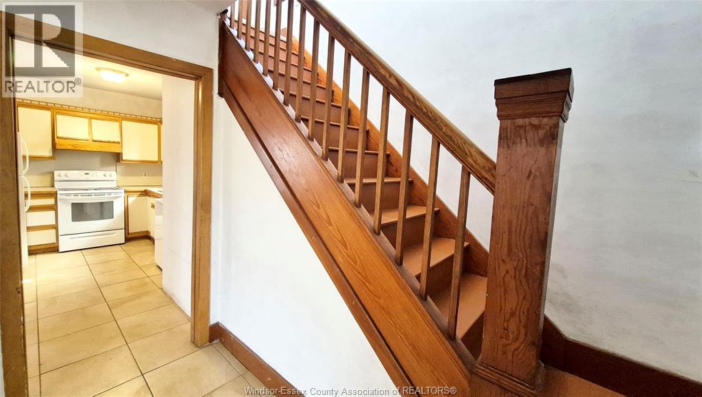 1068 Giles East Unit# Main, Windsor, Ontario  N9A 4G3 - Photo 2 - 26007660