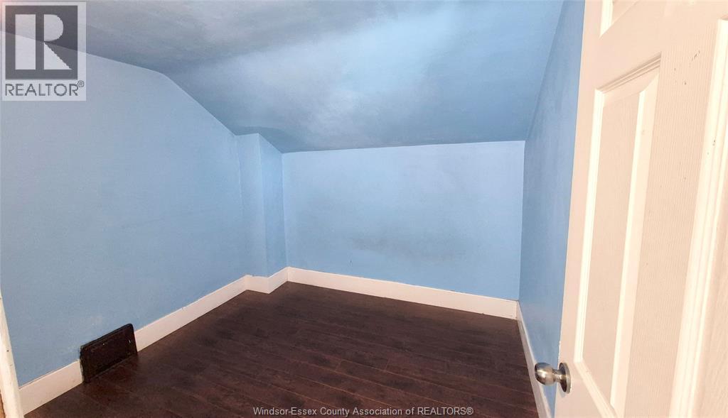 1068 Giles East Unit# Main, Windsor, Ontario  N9A 4G3 - Photo 7 - 26007660