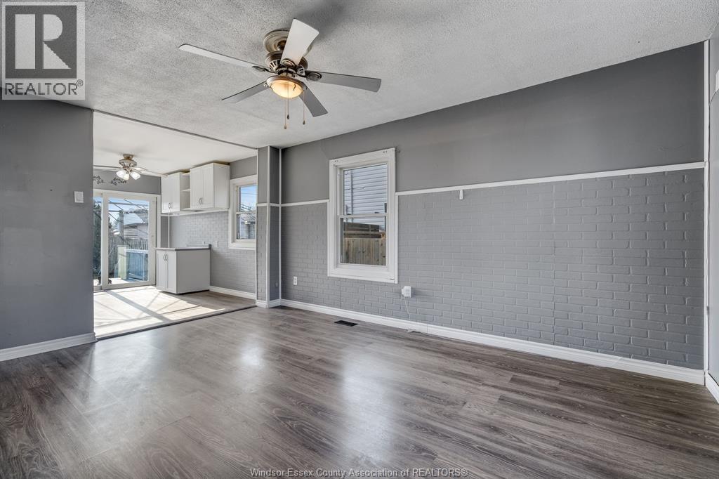 3759 Whitney, Windsor, Ontario  N9C 2C5 - Photo 2 - 26007589