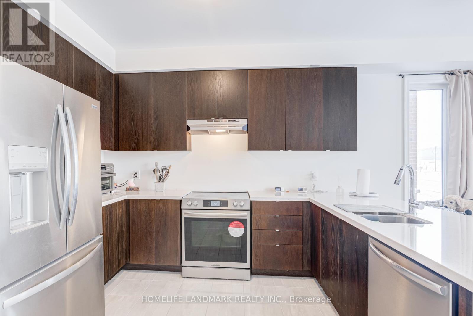 2844 Whites Road, Pickering, Ontario  L1X 0R6 - Photo 6 - E12977852