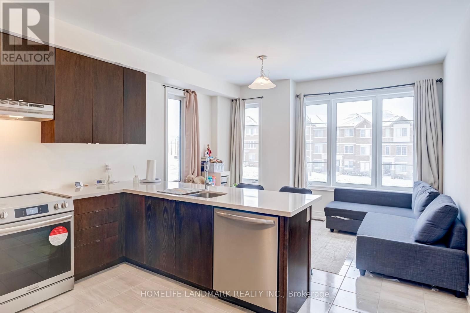 2844 Whites Road, Pickering, Ontario  L1X 0R6 - Photo 8 - E12977852