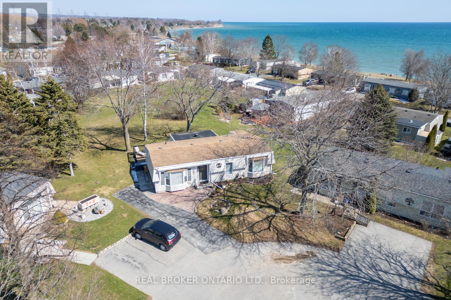 22 Champlain Court, Clarington, Ontario  L1B 1A5 - Photo 3 - E12976780