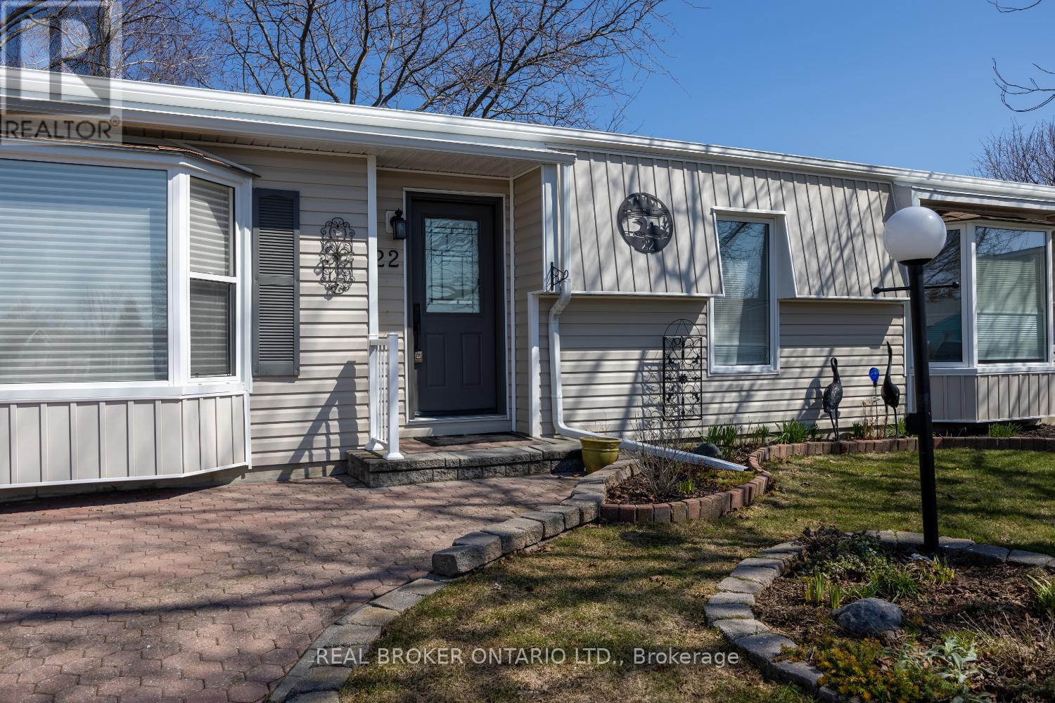 22 Champlain Court, Clarington, Ontario  L1B 1A5 - Photo 4 - E12976780