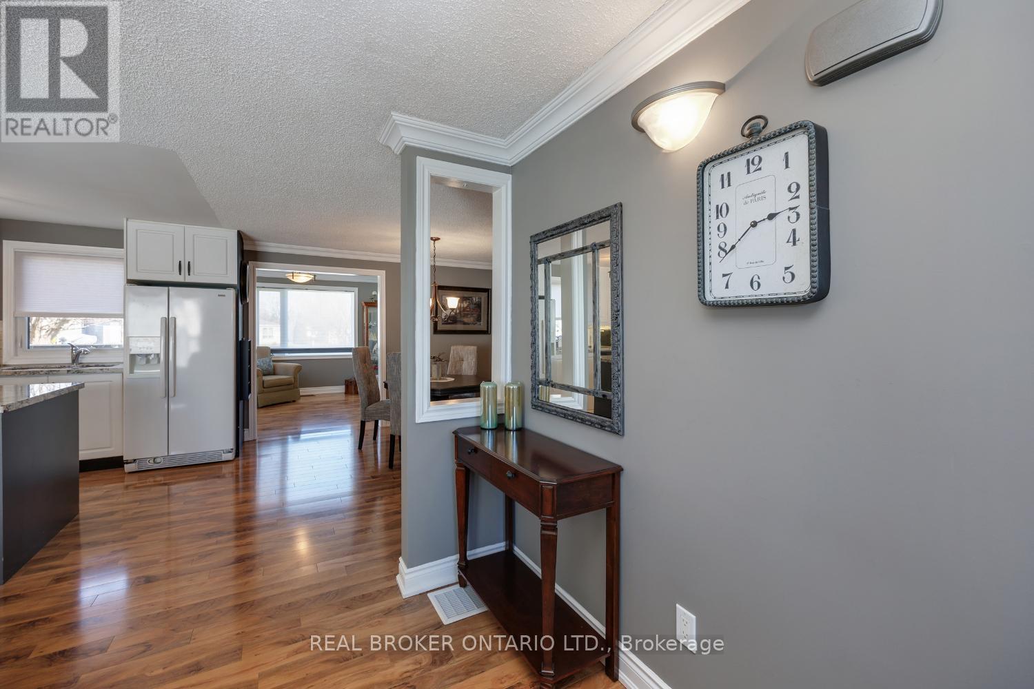 22 Champlain Court, Clarington, Ontario  L1B 1A5 - Photo 5 - E12976780