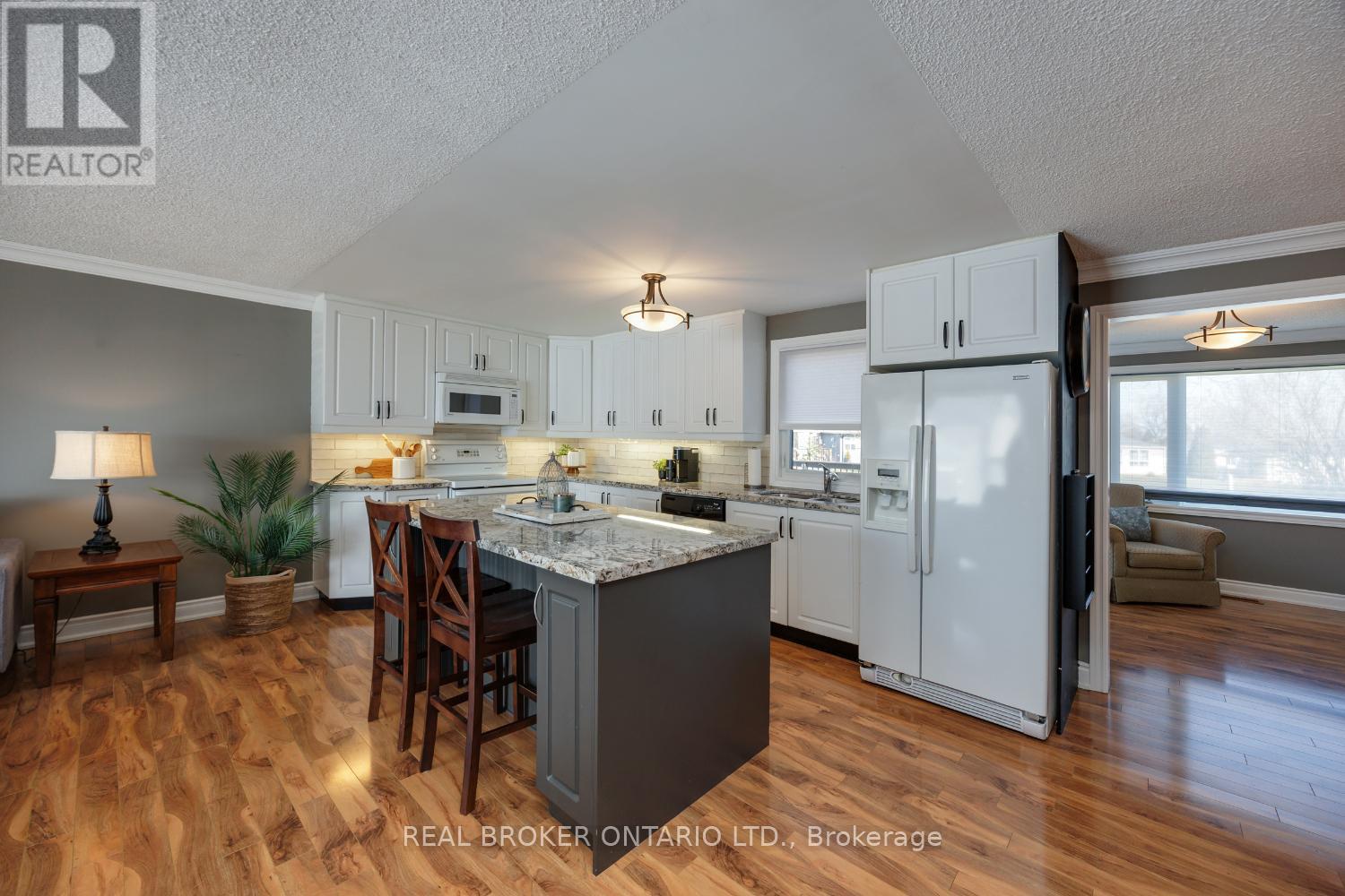 22 Champlain Court, Clarington, Ontario  L1B 1A5 - Photo 7 - E12976780