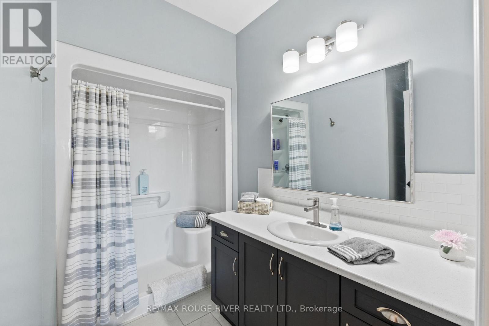 124 Brennan Crescent, Loyalist, Ontario K0H 2H0 - Photo 25 - X12977872