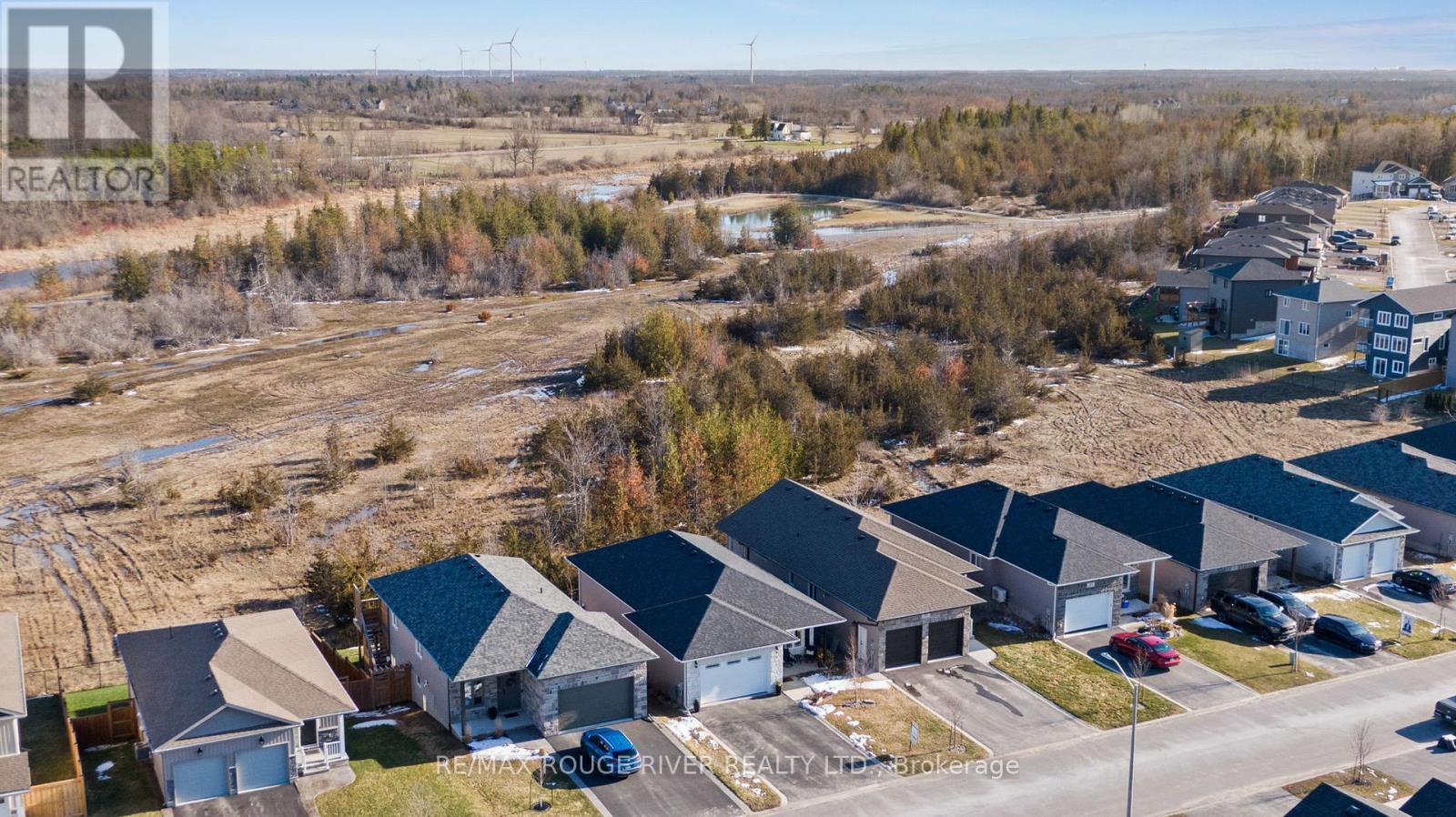 124 Brennan Crescent, Loyalist, Ontario K0H 2H0 - Photo 2 - X12977872