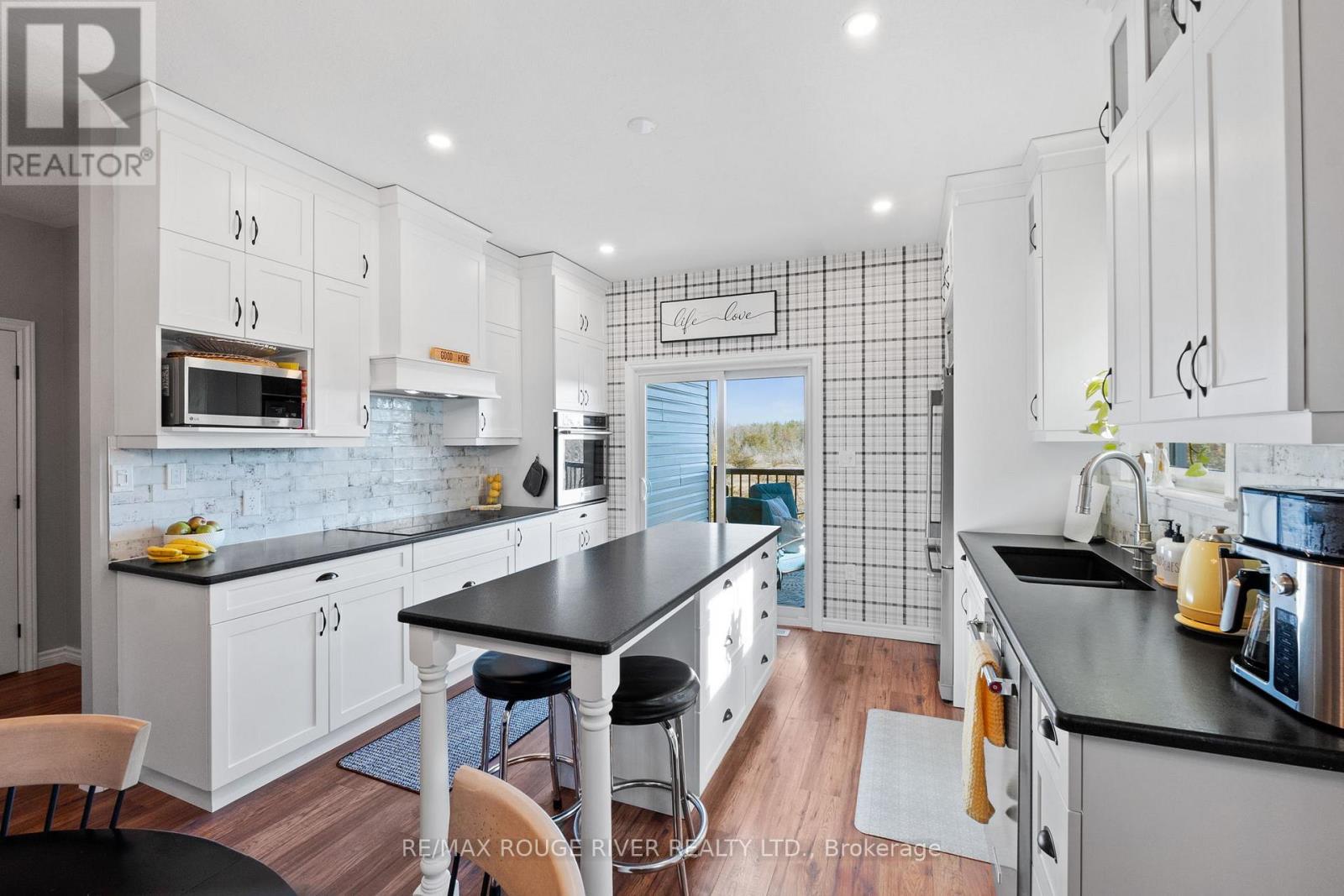 124 Brennan Crescent, Loyalist, Ontario K0H 2H0 - Photo 15 - X12977872