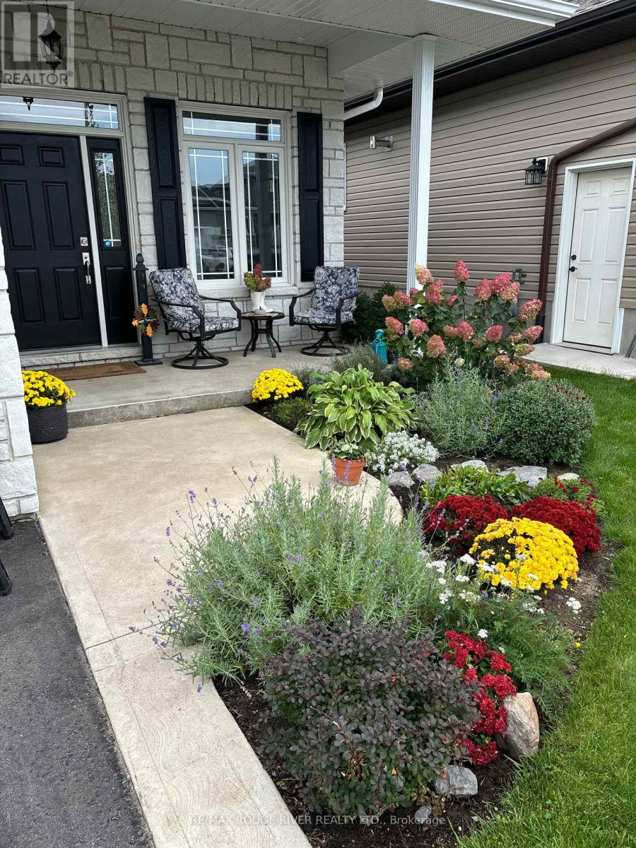 124 Brennan Crescent, Loyalist, Ontario K0H 2H0 - Photo 4 - X12977872