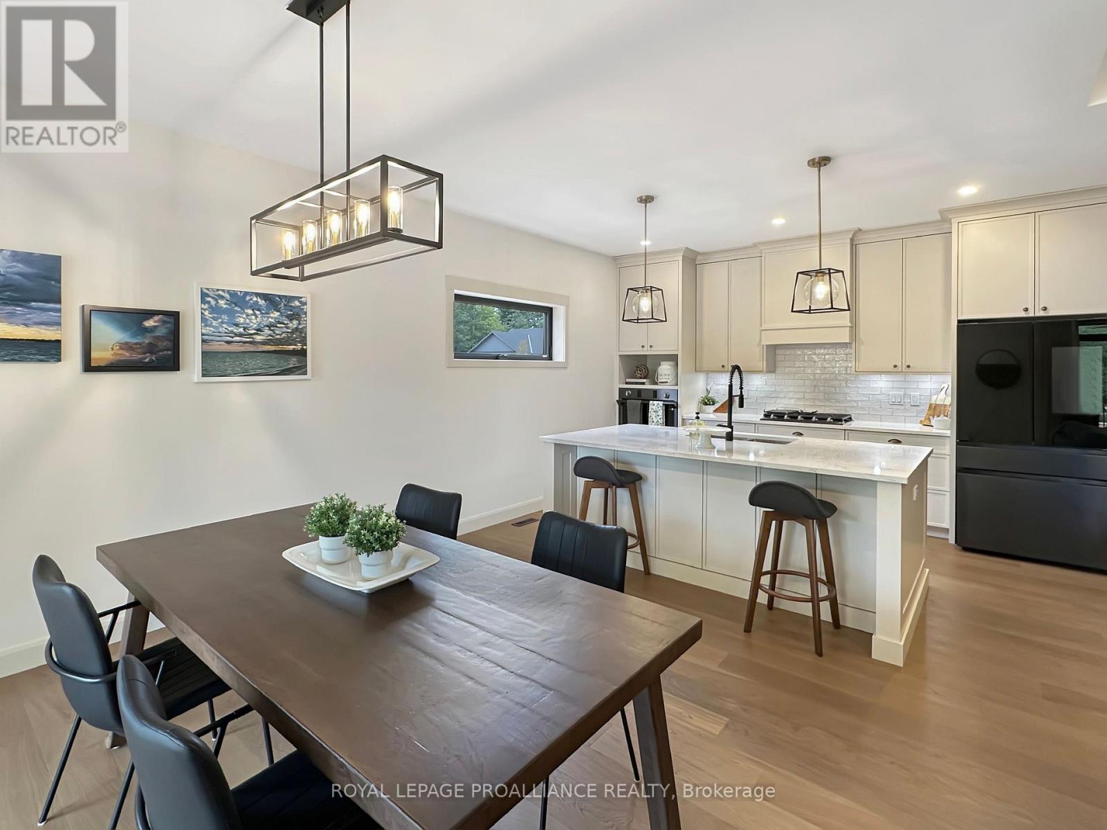 37 Deerview Drive, Quinte West, Ontario  K8V 5P4 - Photo 19 - X12538132