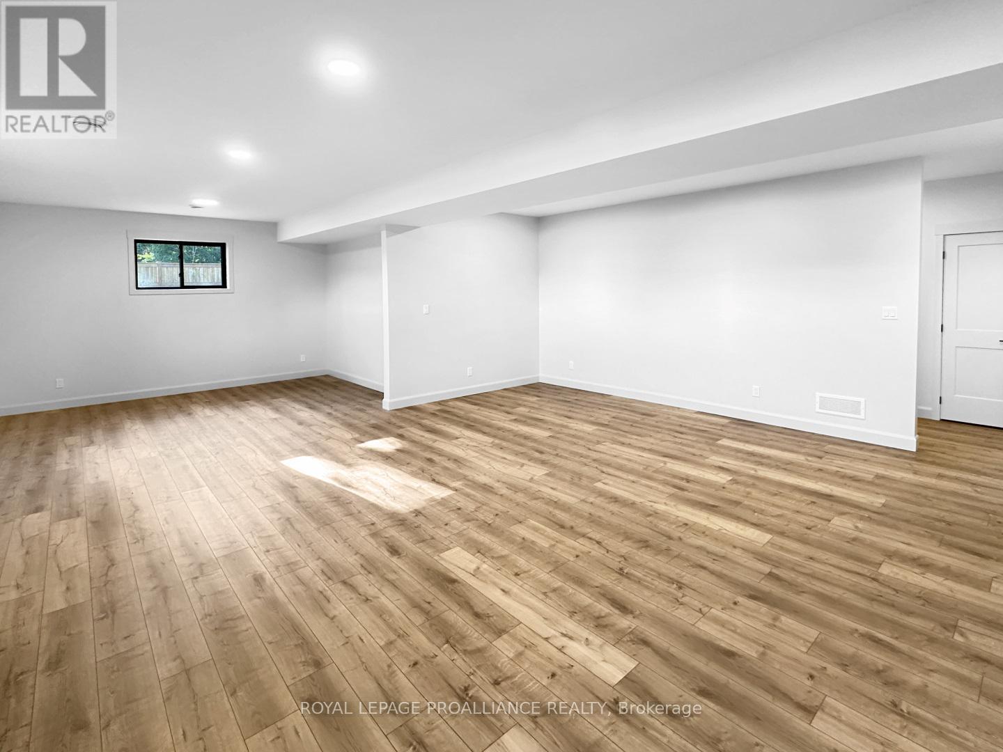 37 Deerview Drive, Quinte West, Ontario  K8V 5P4 - Photo 31 - X12538132