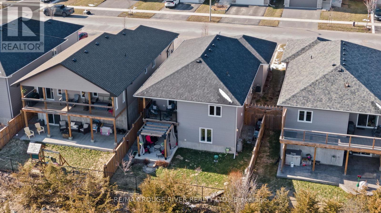 124 Brennan Crescent, Loyalist, Ontario K0H 2H0 - Photo 46 - X12977872