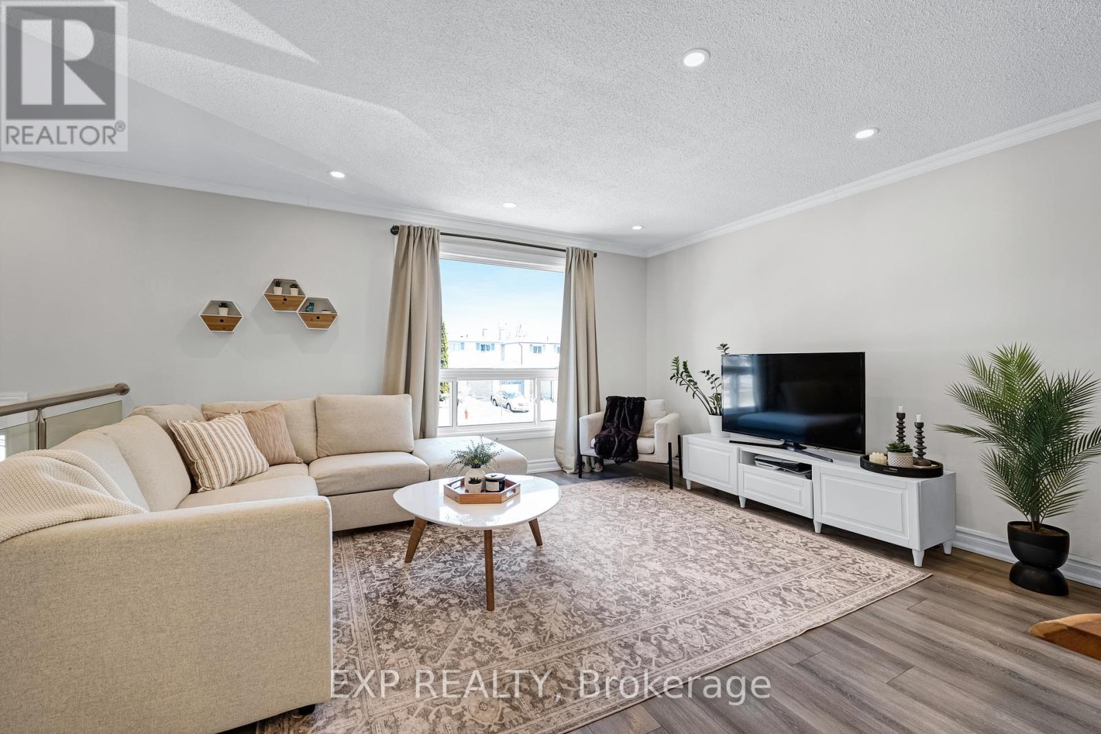 20 Longview Drive, Bradford West Gwillimbury (Bradford), Ontario  L3Z 2H2 - Photo 12 - N12975096