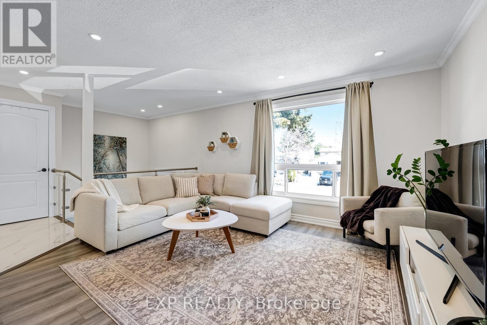 20 Longview Drive, Bradford West Gwillimbury (Bradford), Ontario  L3Z 2H2 - Photo 15 - N12975096