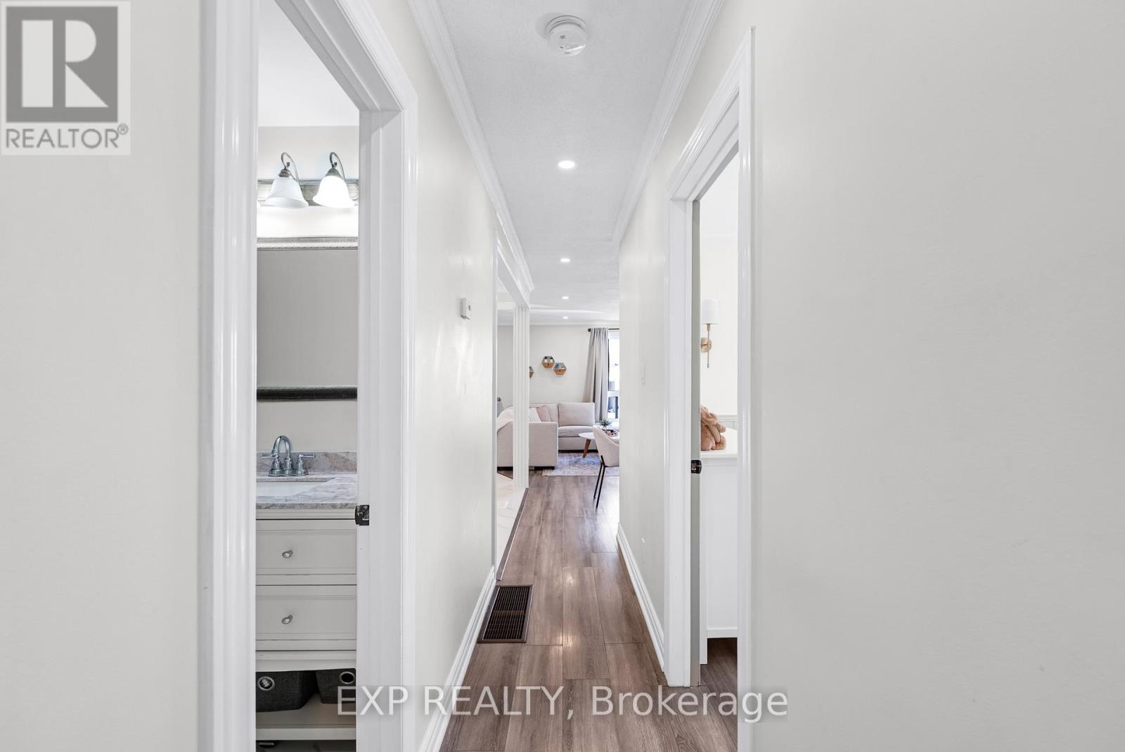 20 Longview Drive, Bradford West Gwillimbury (Bradford), Ontario  L3Z 2H2 - Photo 23 - N12975096