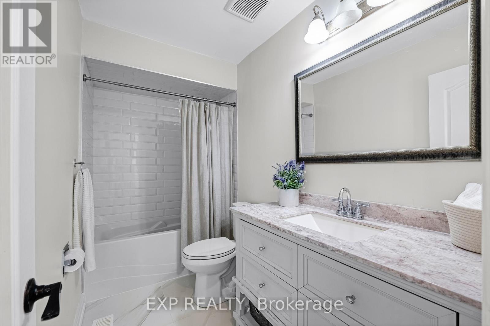 20 Longview Drive, Bradford West Gwillimbury (Bradford), Ontario  L3Z 2H2 - Photo 27 - N12975096