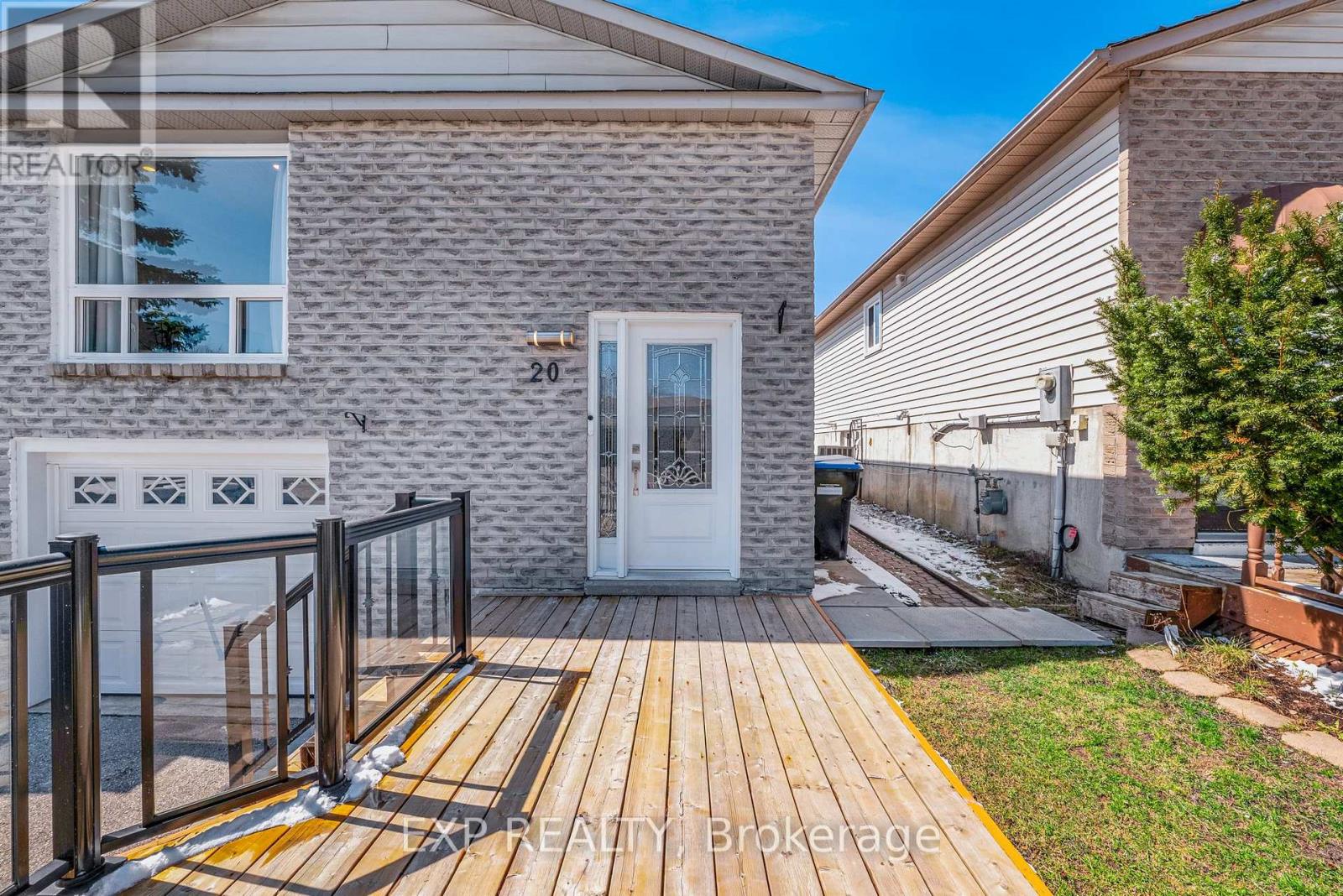 20 Longview Drive, Bradford West Gwillimbury (Bradford), Ontario  L3Z 2H2 - Photo 4 - N12975096