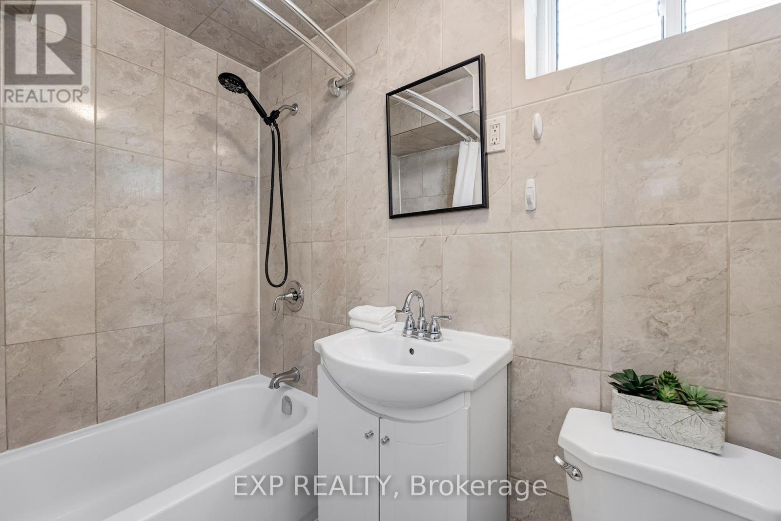 20 Longview Drive, Bradford West Gwillimbury (Bradford), Ontario  L3Z 2H2 - Photo 40 - N12975096