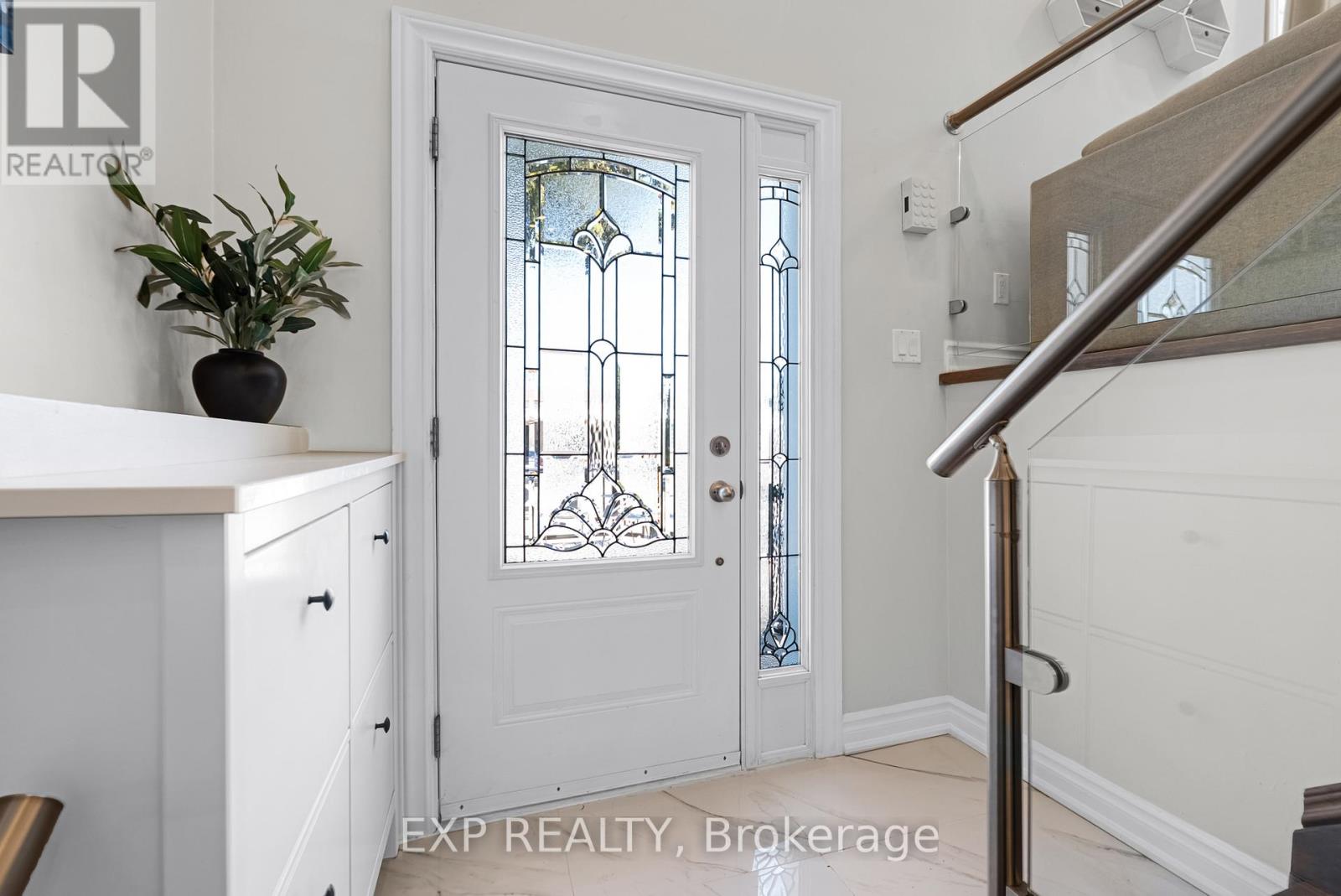 20 Longview Drive, Bradford West Gwillimbury (Bradford), Ontario  L3Z 2H2 - Photo 5 - N12975096