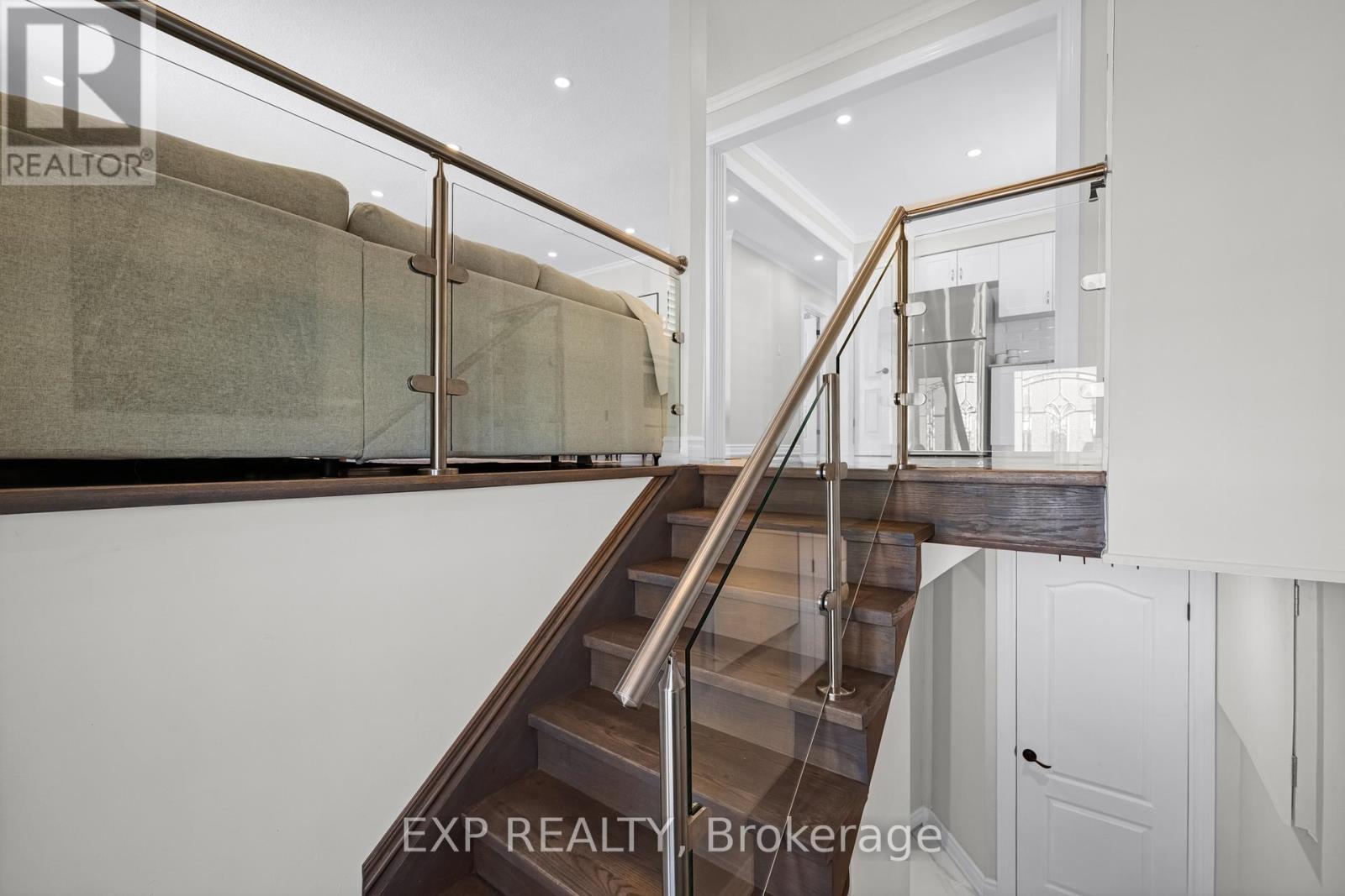 20 Longview Drive, Bradford West Gwillimbury (Bradford), Ontario  L3Z 2H2 - Photo 6 - N12975096