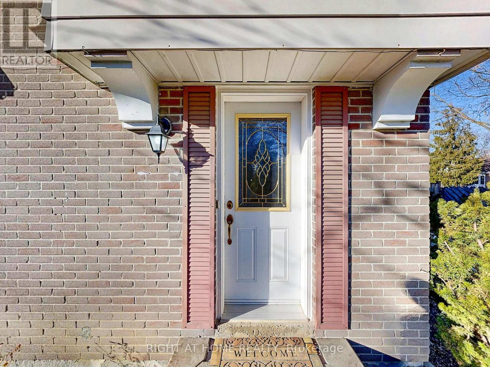 50 Rathfon Crescent, Richmond Hill, Ontario  L4C 5B7 - Photo 11 - N12977766